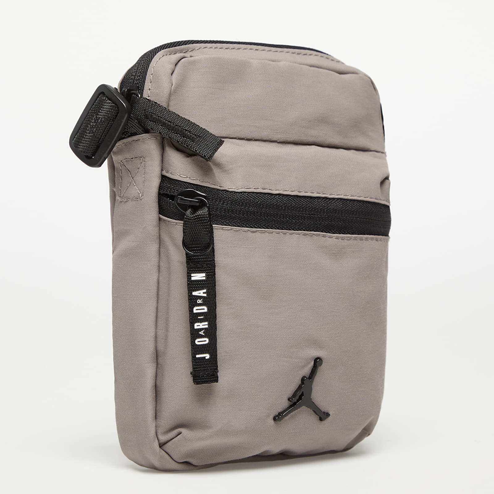 Сумка кросс-боди Nike Jordan Jan Airborne Festival Bag 0,75L 9A0631-G5O серая фото2