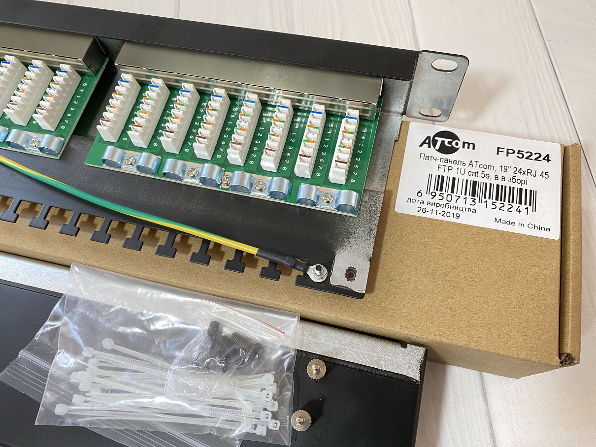 Патч-панель Atcom FP5224 19" 24хRJ-45 FTP 1U cat.5е (FP5224) фото
