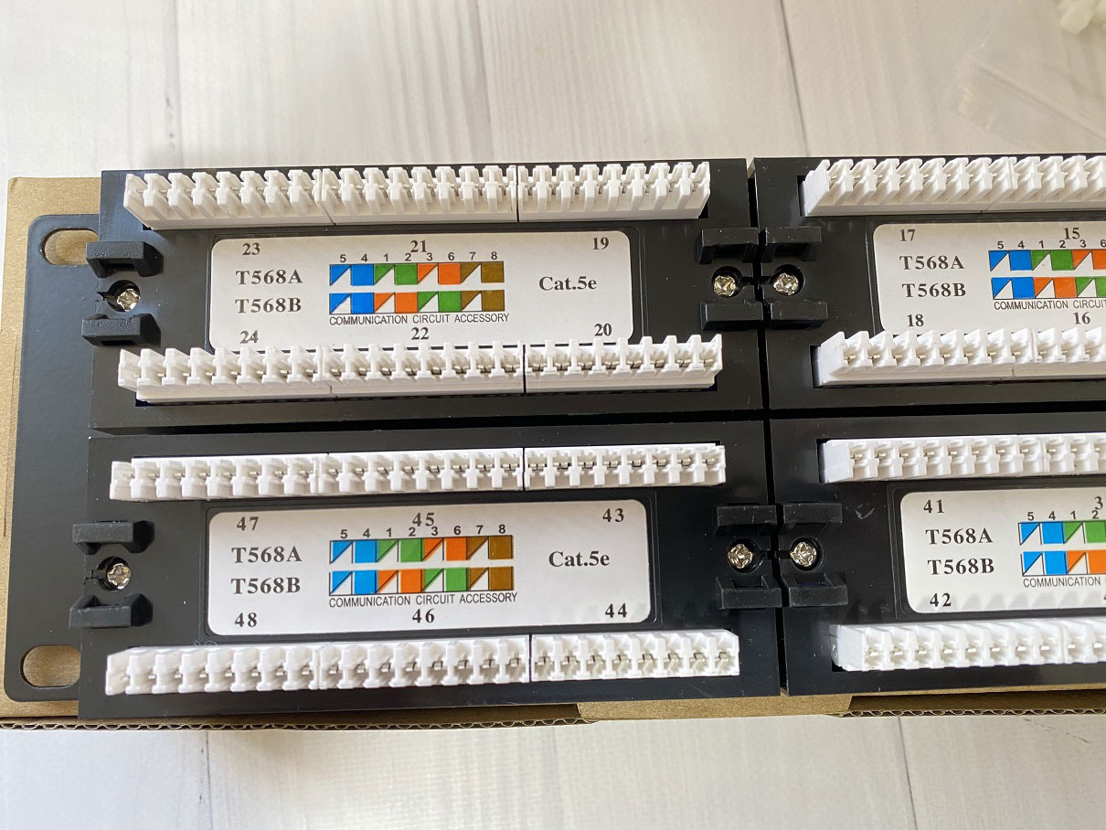 Патч-панель ATcom P5148 19" 48хRJ-45 UTP 2U cat.5е (P5148) фото