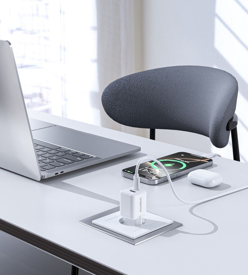 Мережевий зарядний пристрій Choetech USB-A/USB-C 30Вт QC3.0/PD/PPS (PD5012-EU-WH) фото