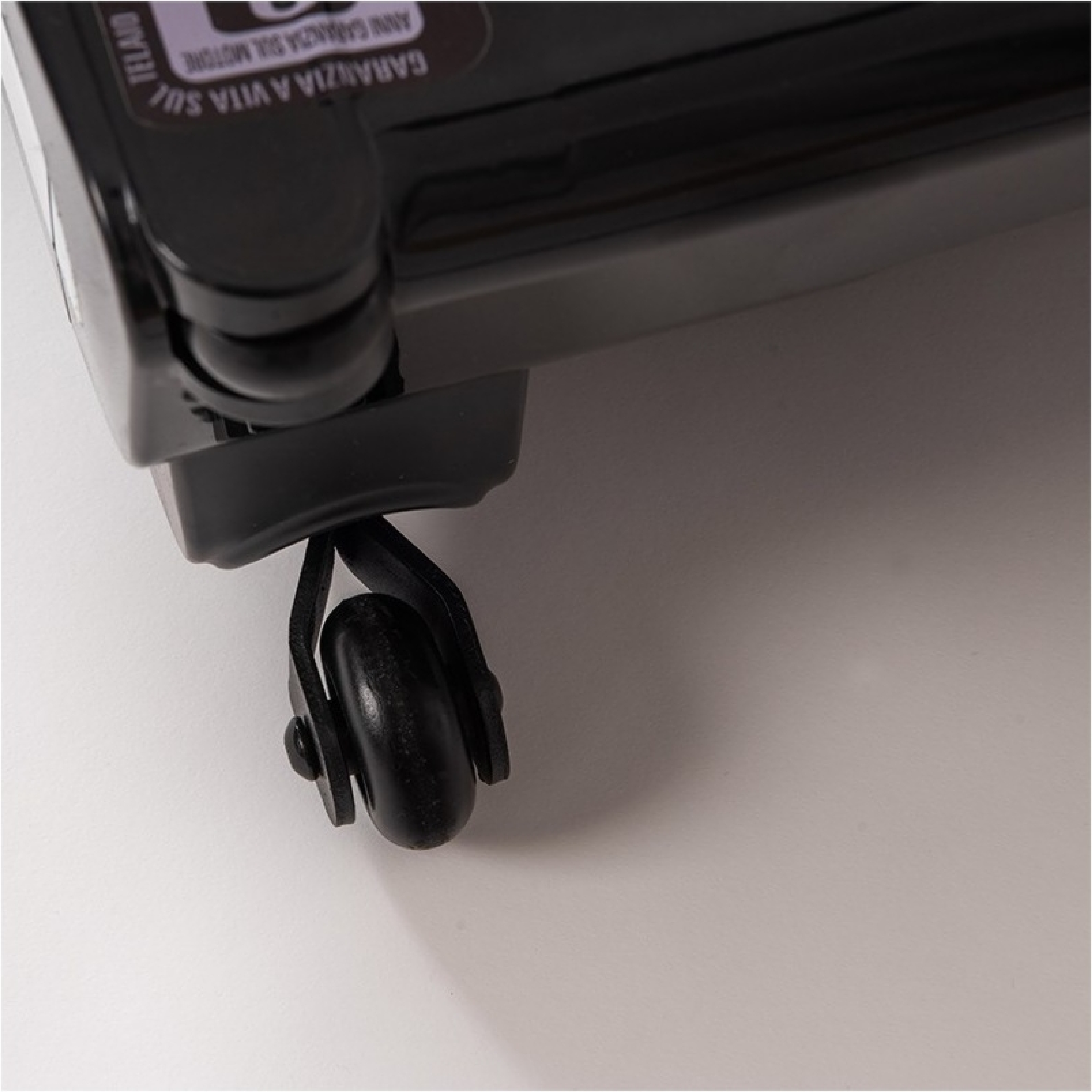 Беговая дорожка Toorx Mirage C60 Black (MIRAGE-C60-B) фото