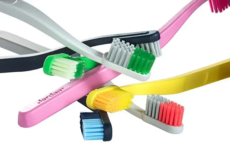 Зубная щетка Jordan Clean Smile в ассортименте 3 шт. фото