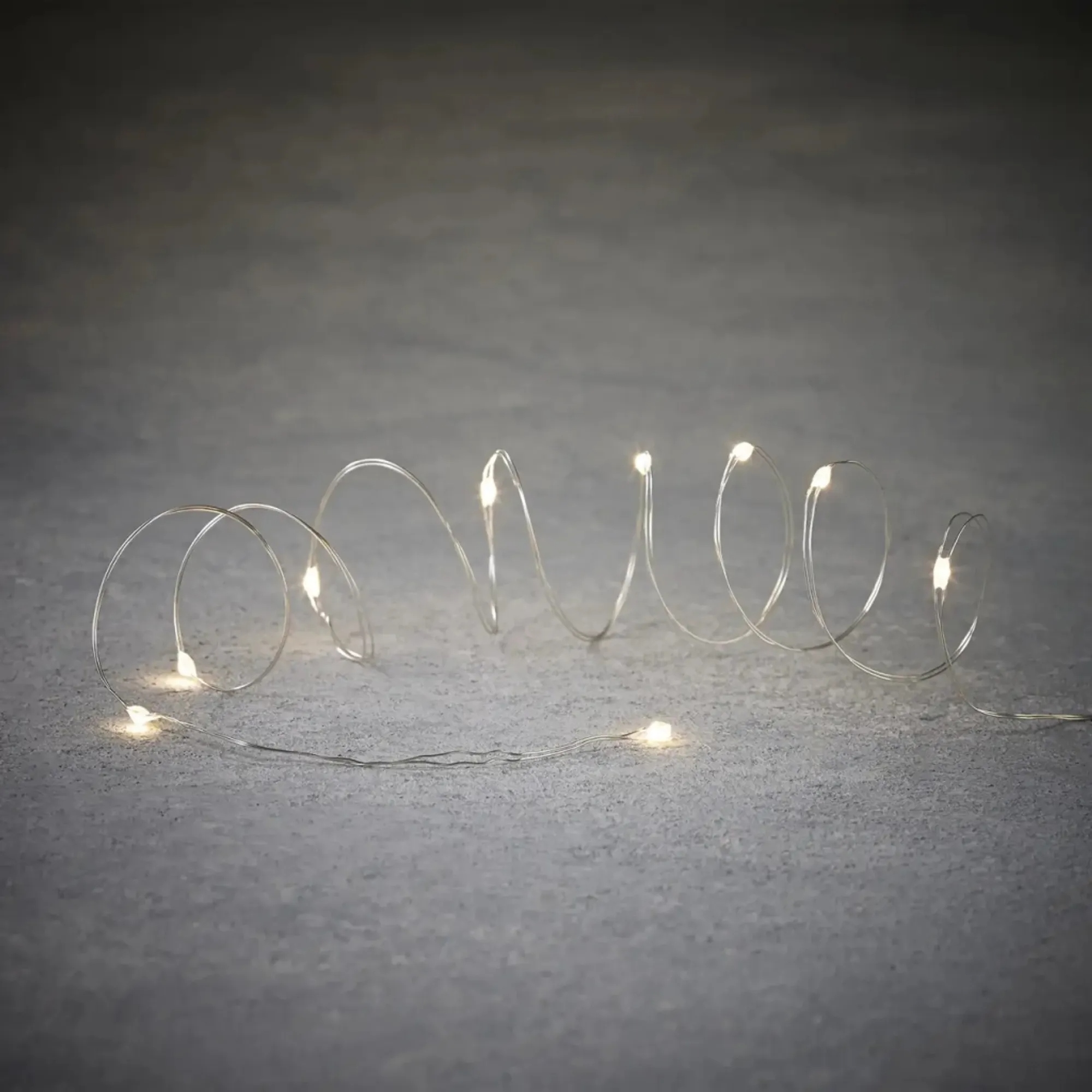 Гірлянда Luca Lighting струна, 1 м, класична біла, 10 LED 2xCR2032 (8718861660623) фото