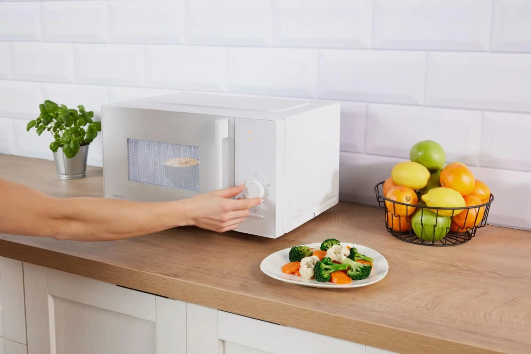 Мікрохвильова піч Gorenje MO20E1W15 фото12