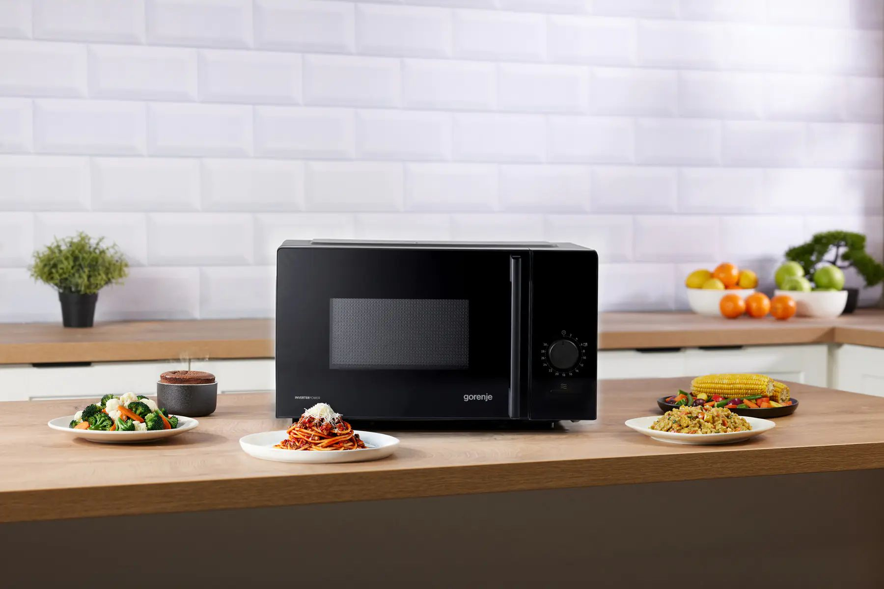 Мікрохвильова піч Gorenje MO20E1B15 фото