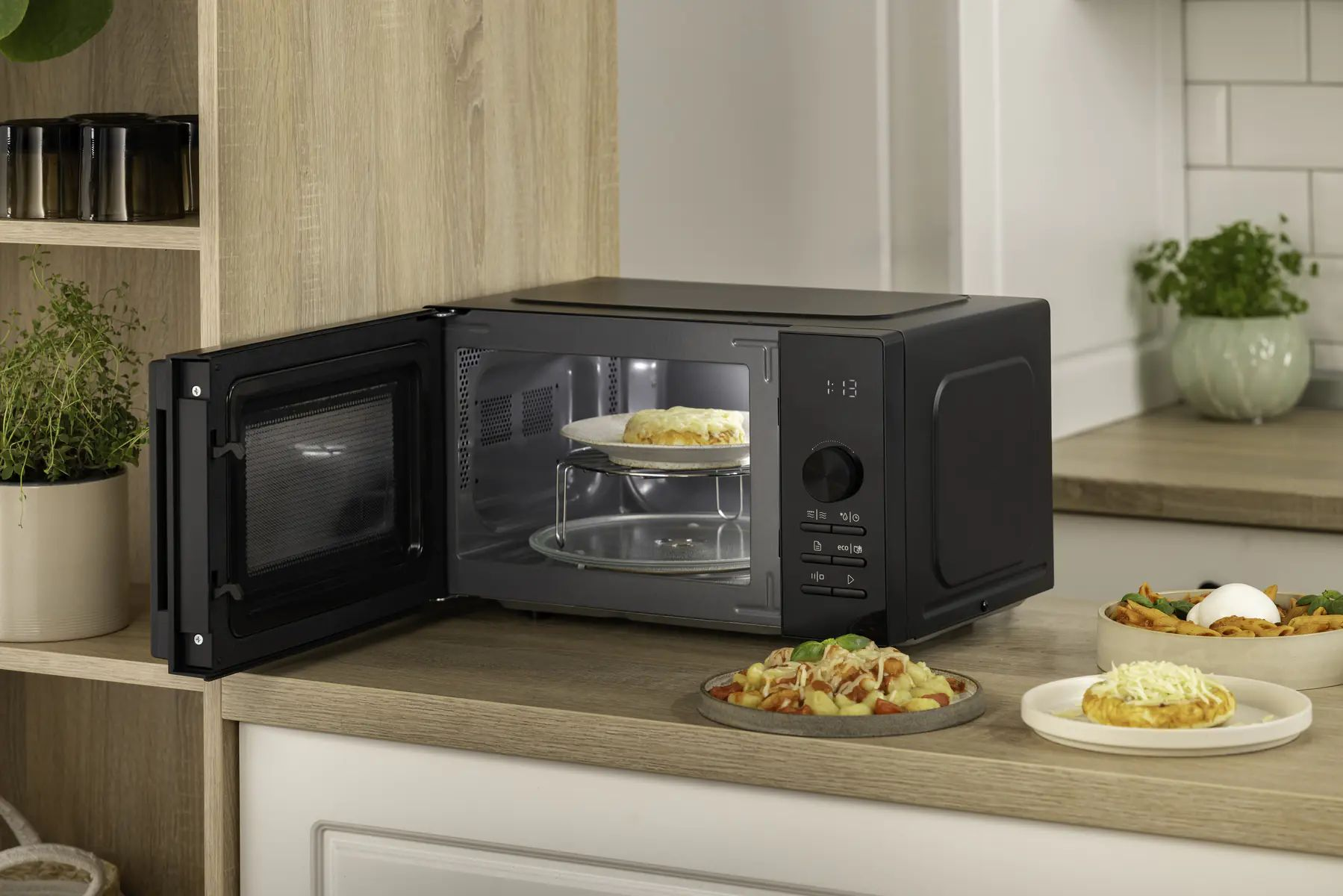 Мікрохвильова піч Gorenje MO20A4B5 фото