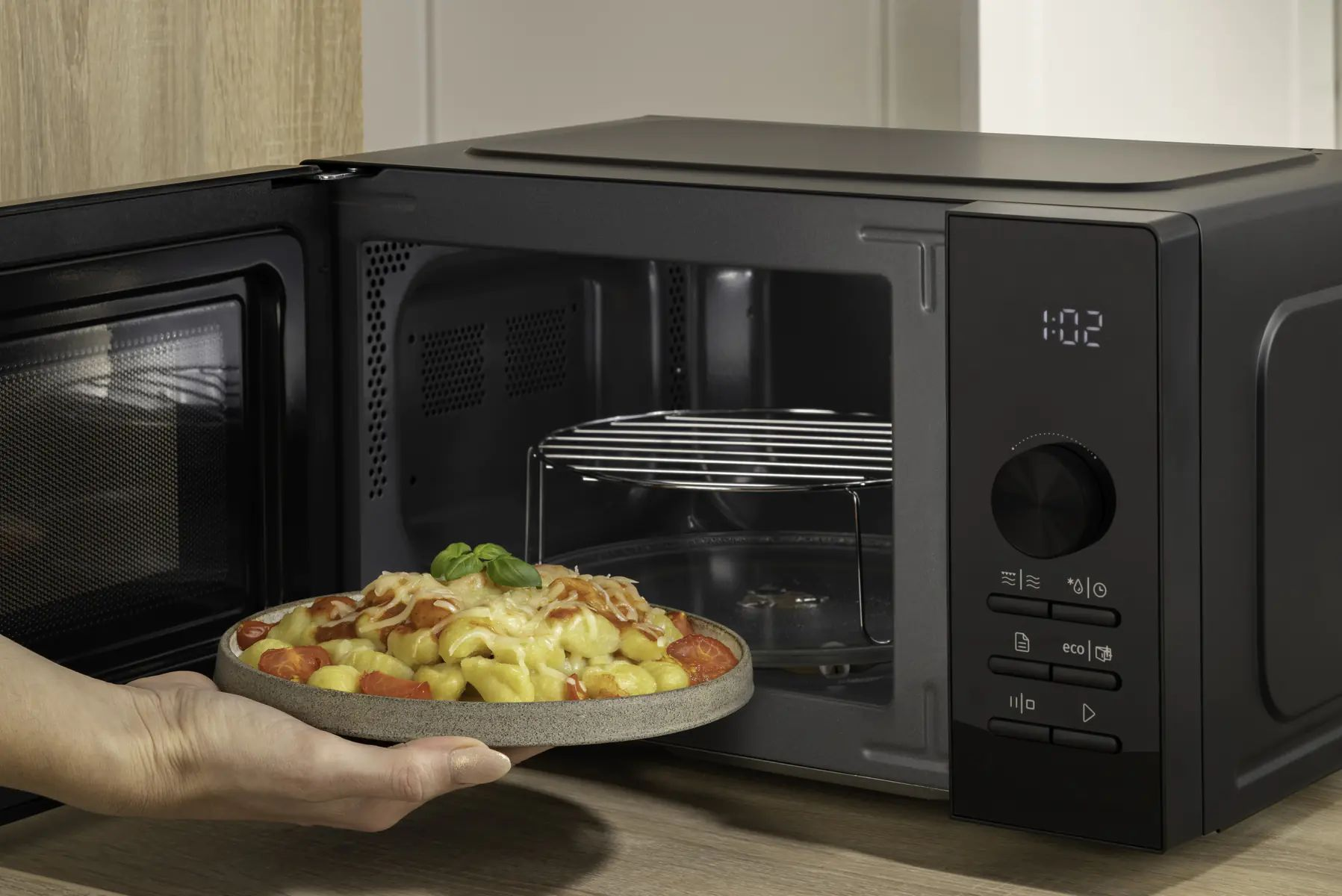 Мікрохвильова піч Gorenje MO20A4B5 фото
