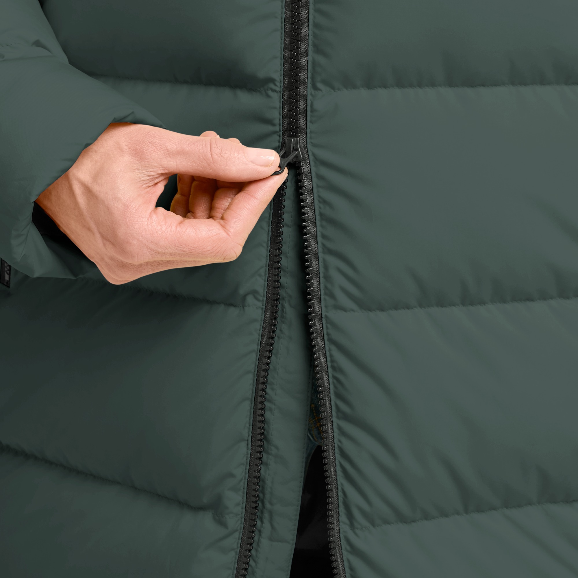 Пальто женское Jack Wolfskin Frozen Palace Coat W Rds 1204133_E0271 M темно-зеленое фото6