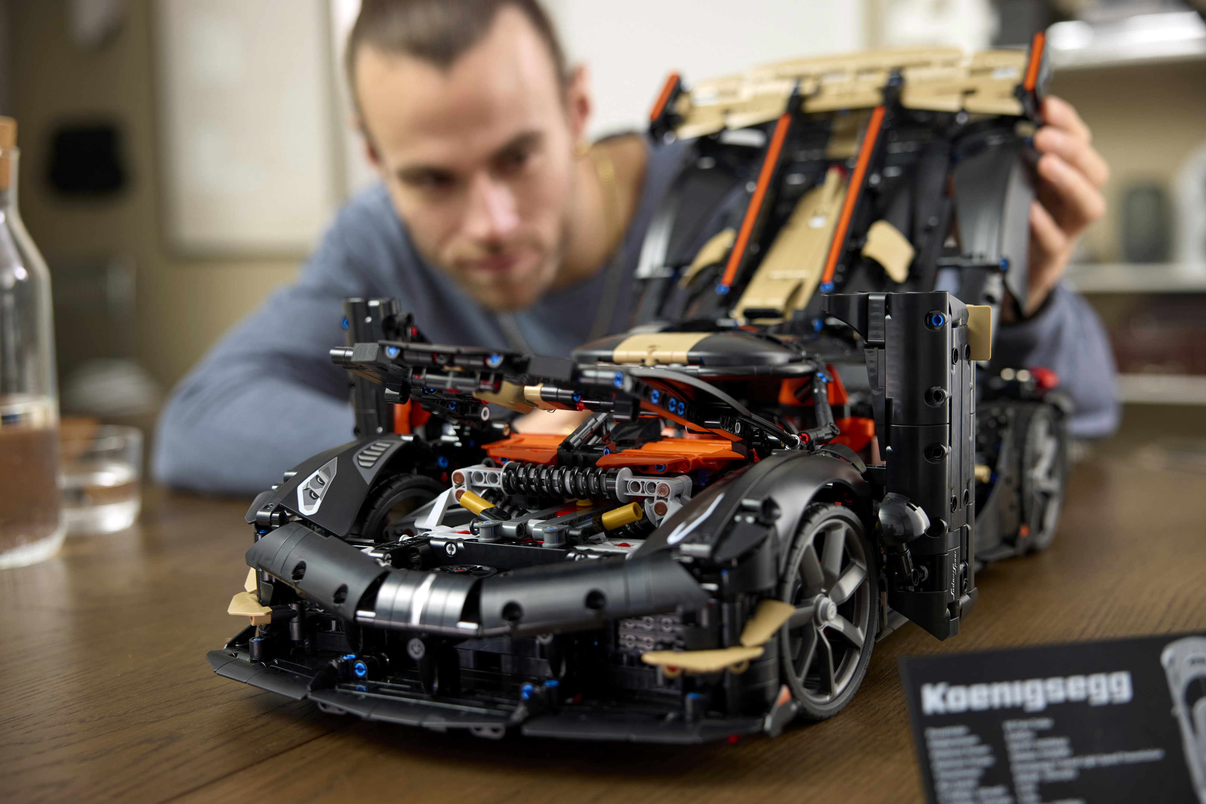 LEGO 42232 Technic Мегакар Koenigsegg Sadair's Spear фото