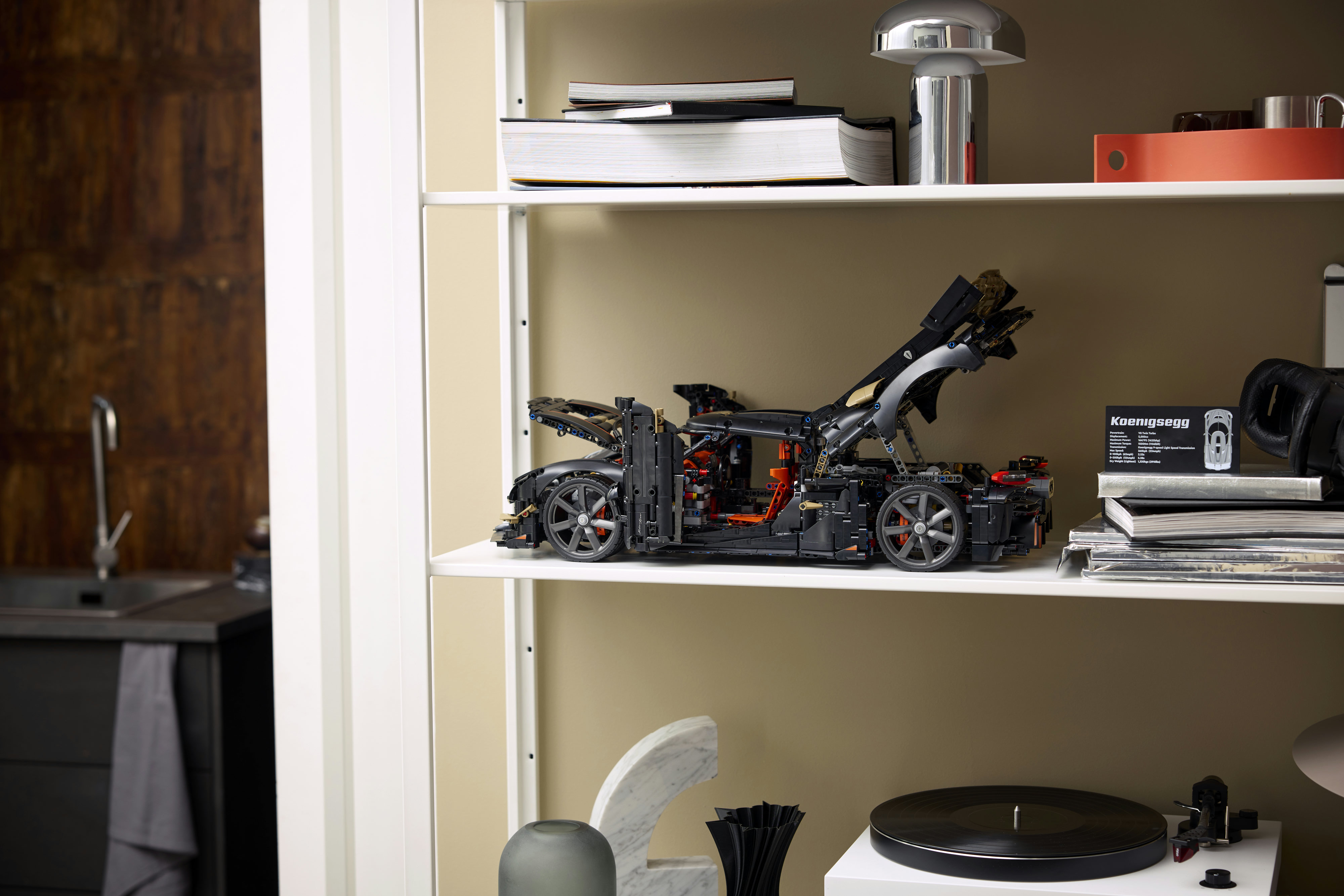 LEGO 42232 Technic Мегакар Koenigsegg Sadair's Spear фото
