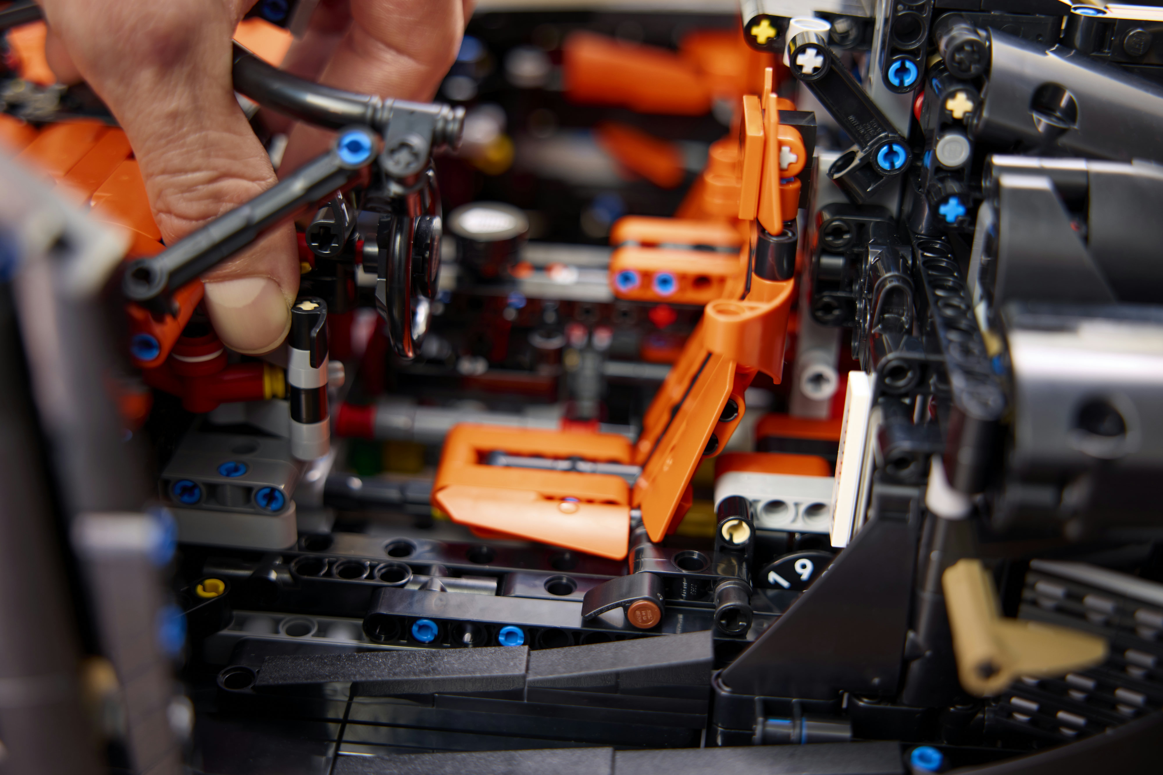 LEGO 42232 Technic Мегакар Koenigsegg Sadair's Spear фото