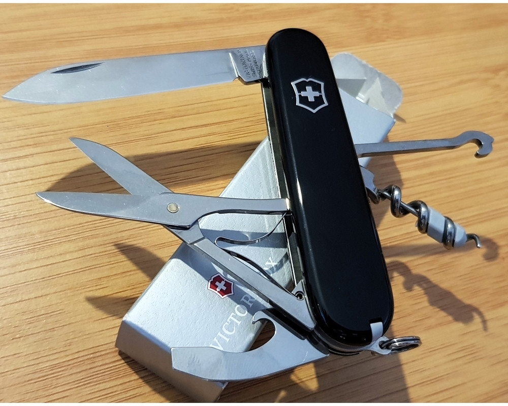 Ніж Victorinox Compact 91мм,15функ,чорн (Vx13405.3) фото