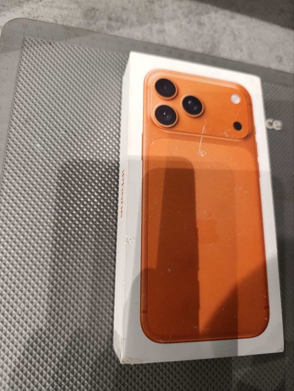 Смартфон Apple iPhone 17 Pro Max 256GB Cosmic Orange (MFYN4AF/A) фото