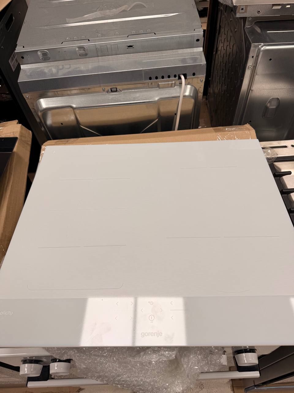 Варочная поверхность индукционная Gorenje GI6421SYW фото2