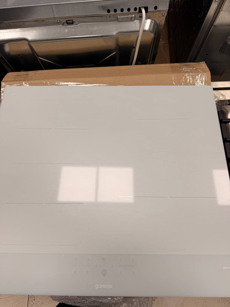 Варочная поверхность индукционная Gorenje GI6421SYW фото3
