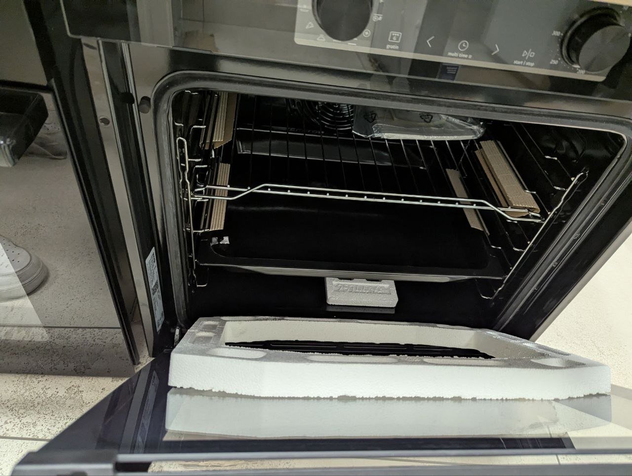 Духова шафа Gorenje BO6737E02BG фото2
