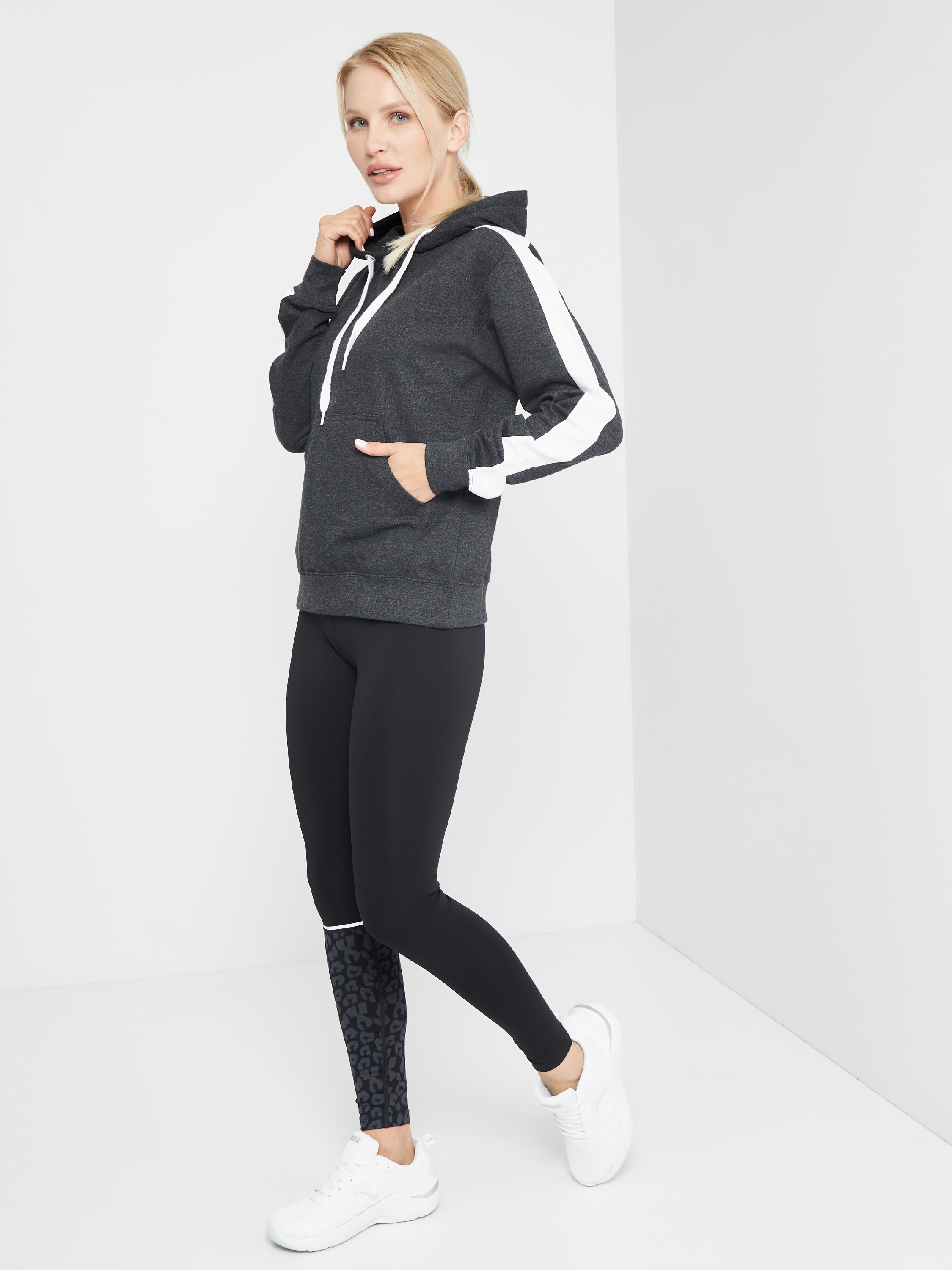 Худи женское JOMA Urban Street Hoodie 901541.150 S серое фото3