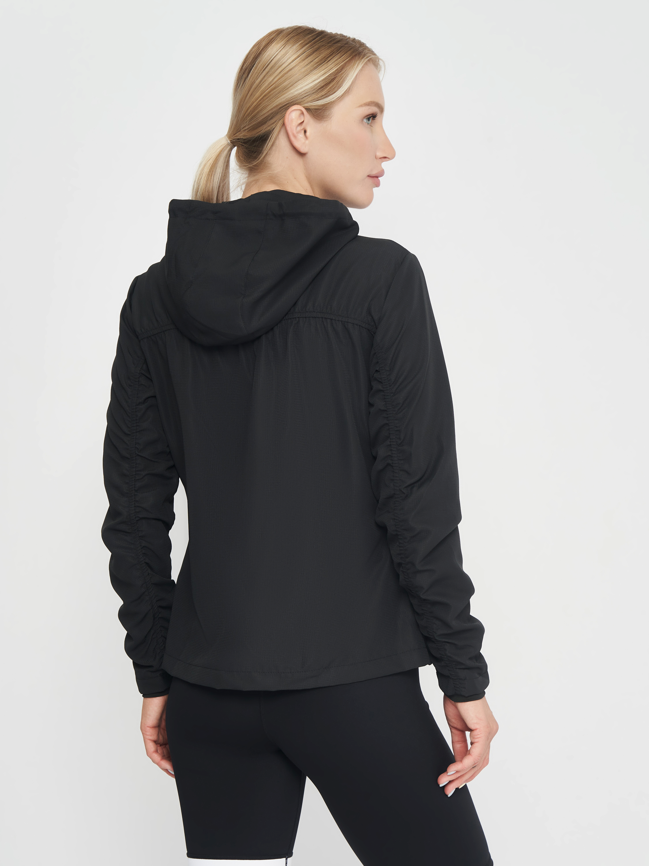 Вітровка жіноча JOMA Zero Windbreaker 901618.100 S чорна фото2