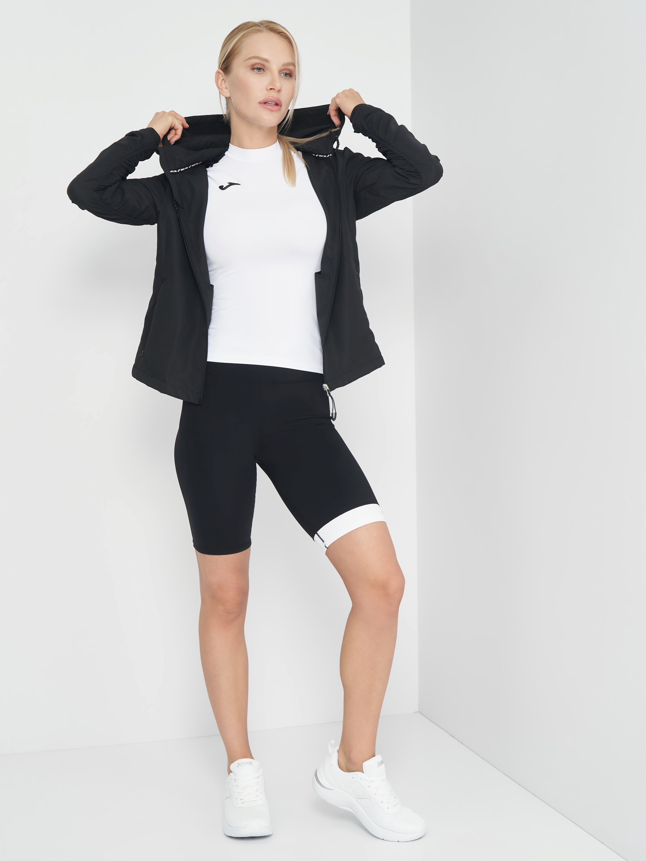 Вітровка жіноча JOMA Zero Windbreaker 901618.100 M чорна фото3