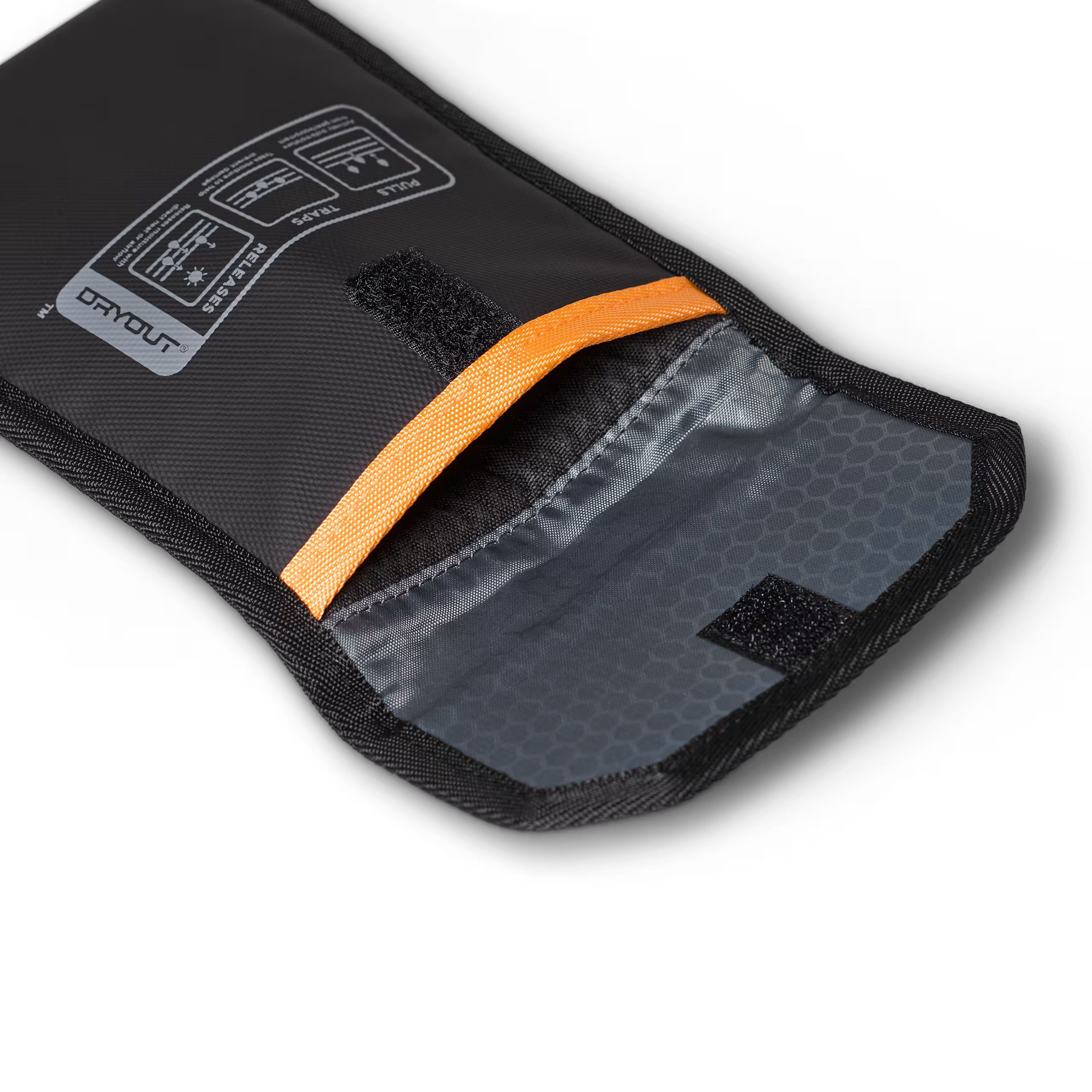 Чехол-осушитель UAG для смартфона с технологией DRYOUT® Active Moisture-Removal Black (98418211V4040) фото16