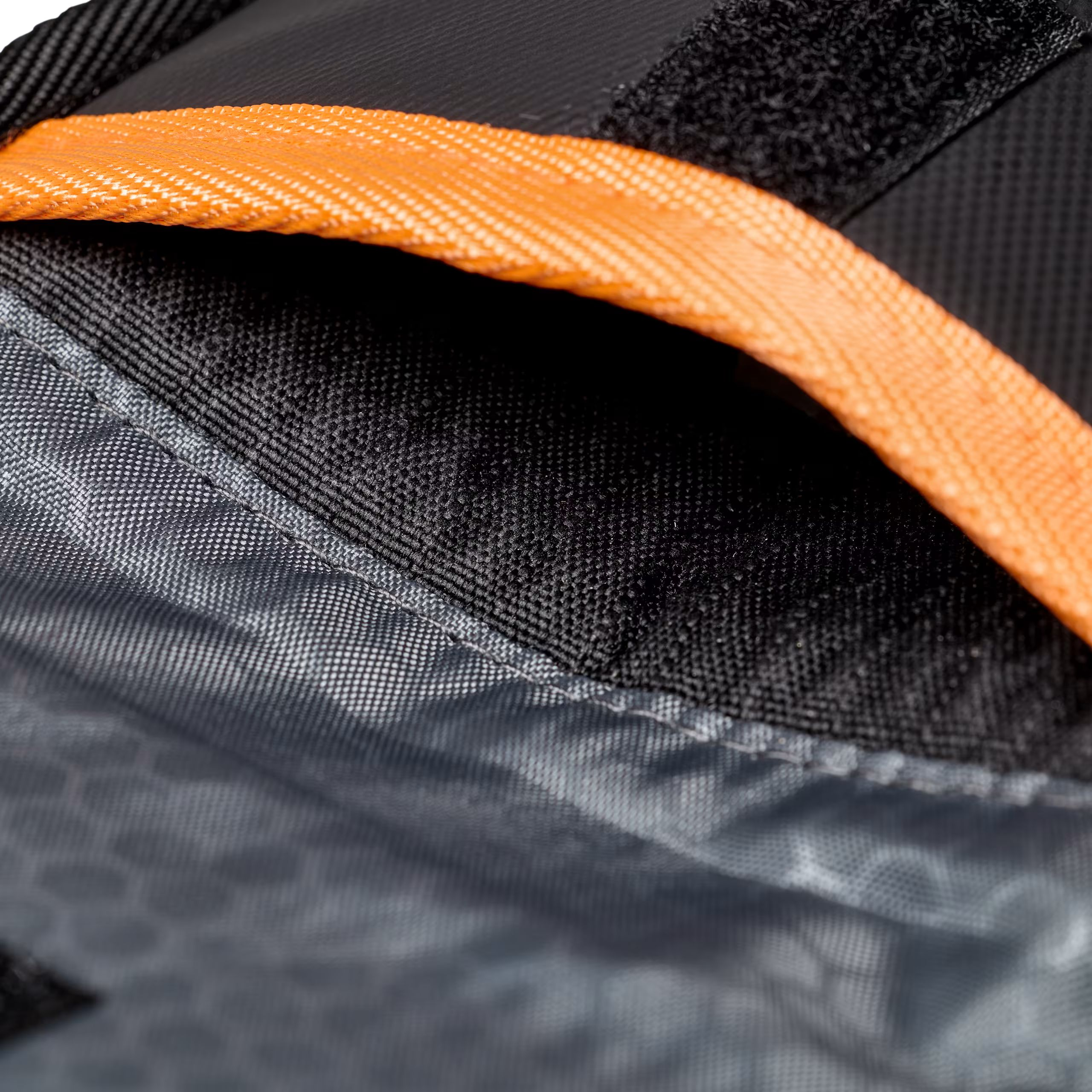Чехол-осушитель UAG для смартфона с технологией DRYOUT® Active Moisture-Removal Black (98418211V4040) фото19