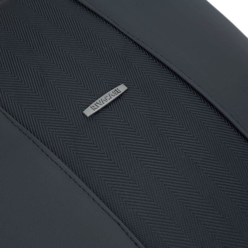 Рюкзак для ноутбука 15.6" RIVACASE 8165 (Black) фото