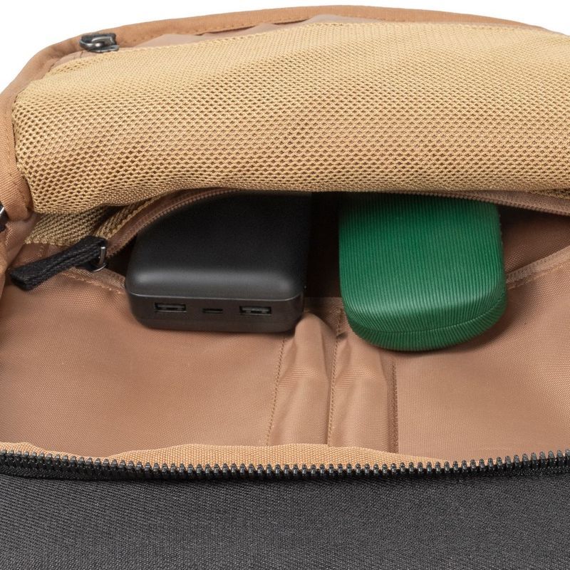 Рюкзак для ноутбука 17.3" RIVACASE, ECO "Clark", черный фото