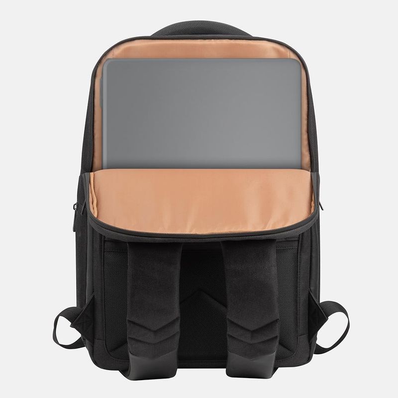 Рюкзак для ноутбука 17.3" RIVACASE, ECO "Clark", черный фото