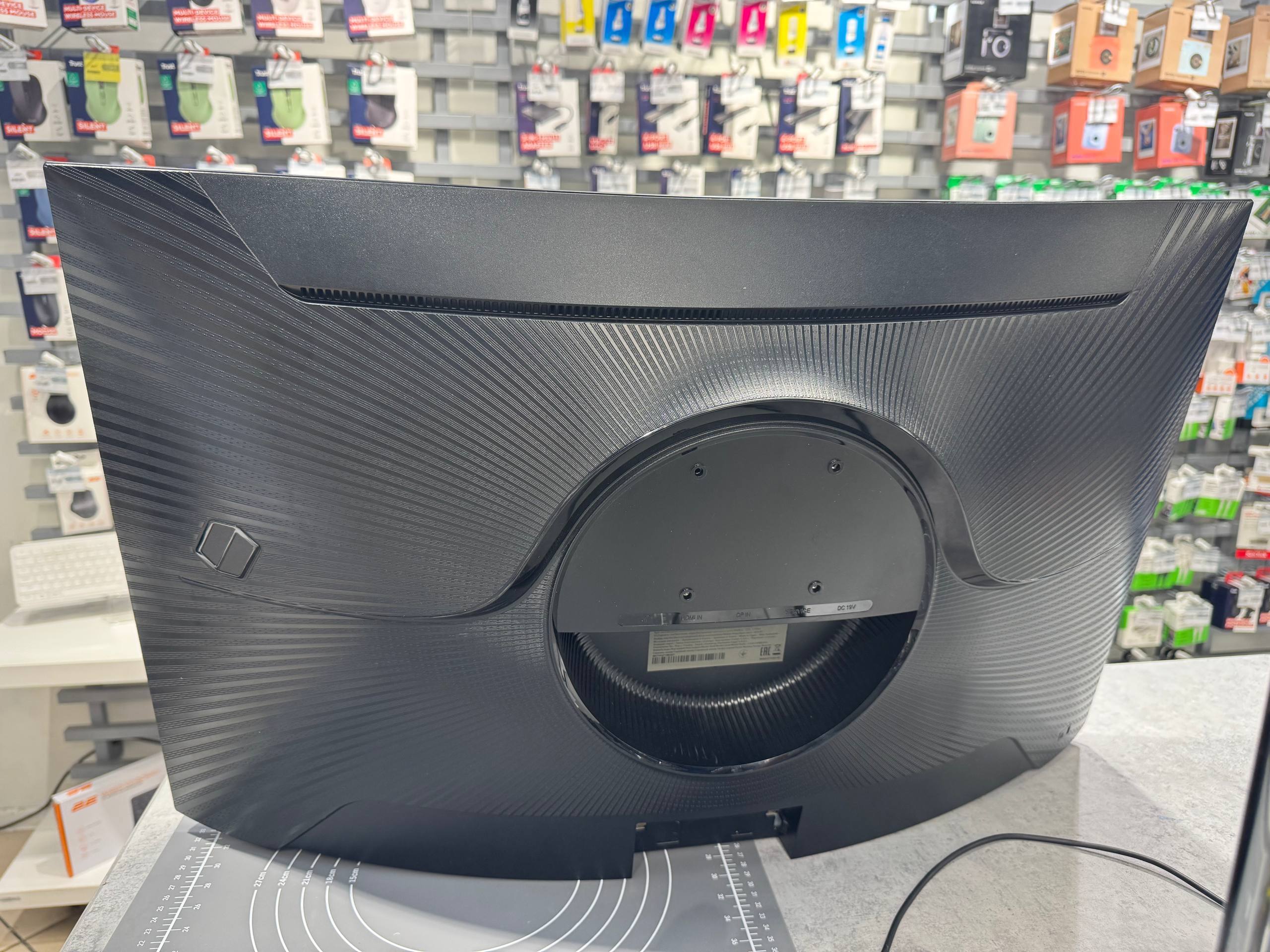Монитор 31.5" SAMSUNG Odyssey G5 S32CG550 (LS32CG550EIXCI) фото