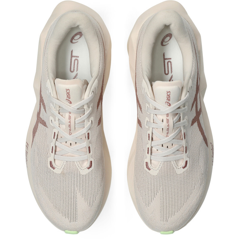 Кроссовки для бега женские Asics Novablast 6 1012C008-700 39 (7,5 US) молочные фото6