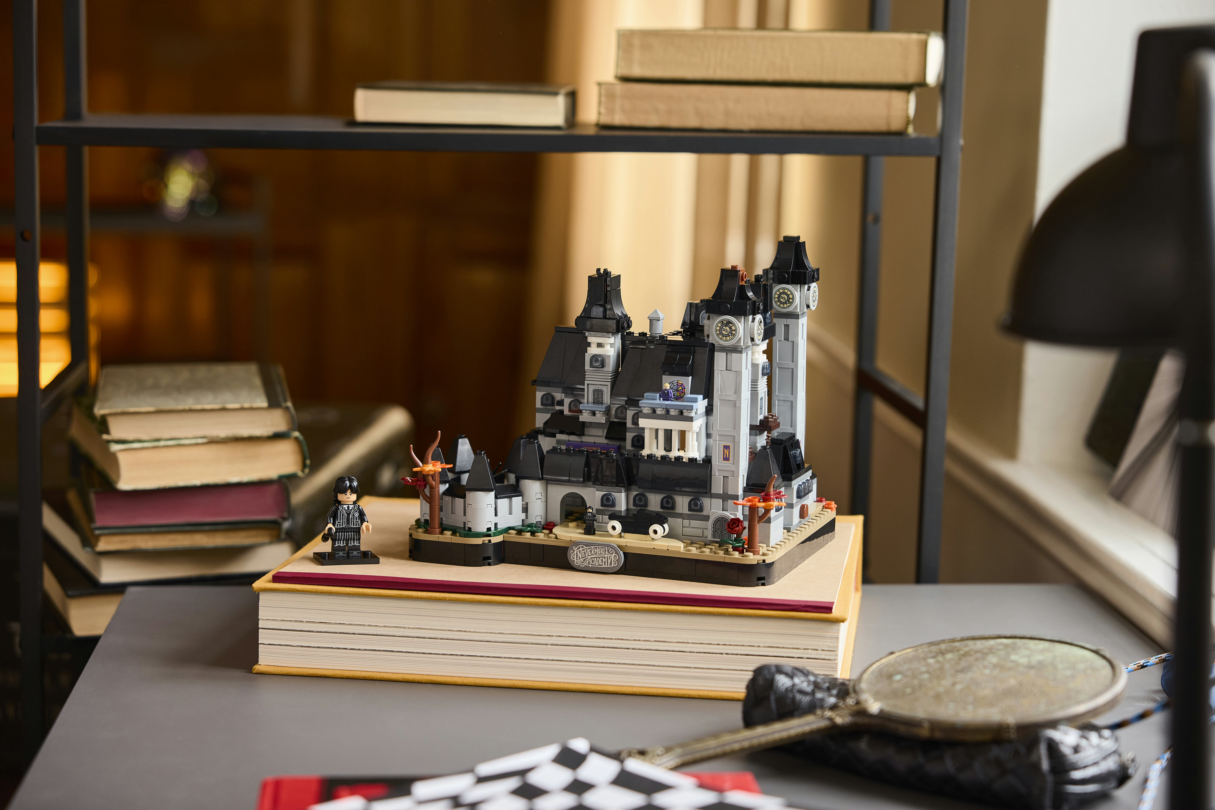 LEGO 76788 Wednesday Академия Невермор фото8