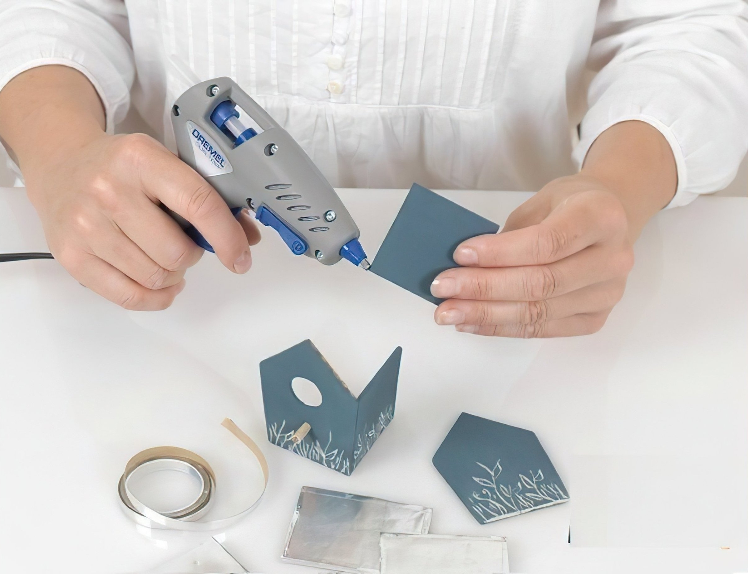 Клейовий пістолет Dremel 910 (F.013.091.0JC)фото