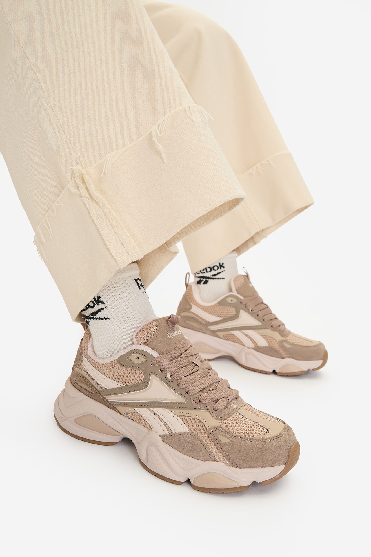 Кроссовки женские Reebok CWB-CHARGE AR30246WTCQ 37 бежевые фото9