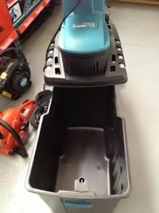 Садовый измельчитель Makita UD2500 фото