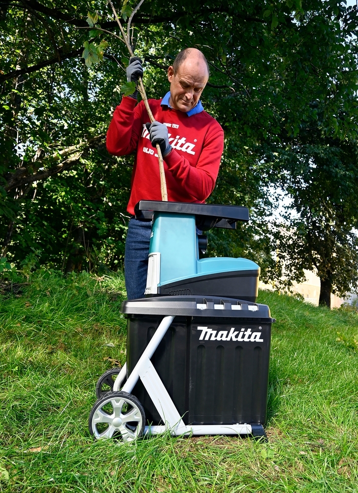 Садовый измельчитель Makita UD2500 фото 4