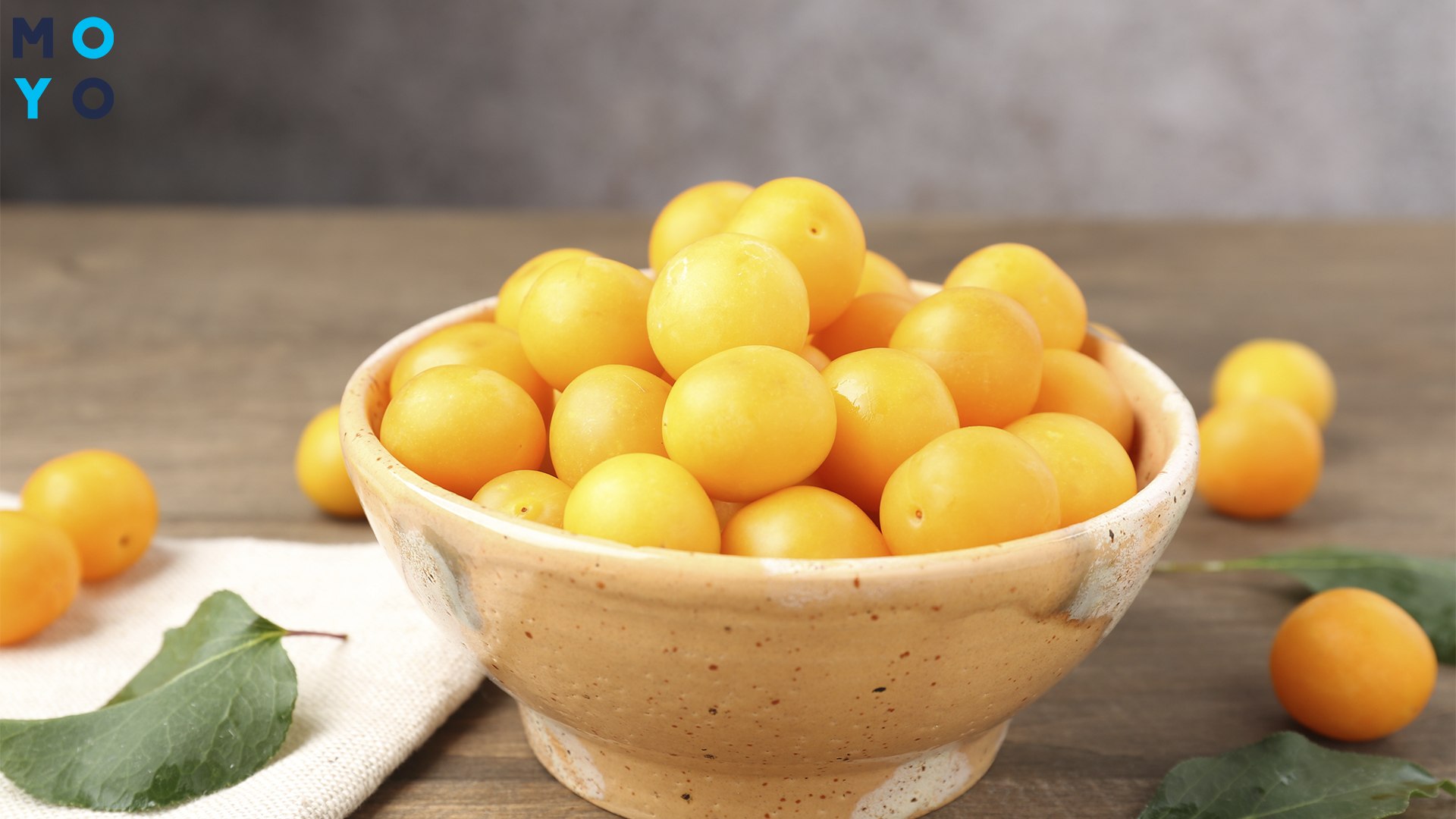 Спелая желтая алыча