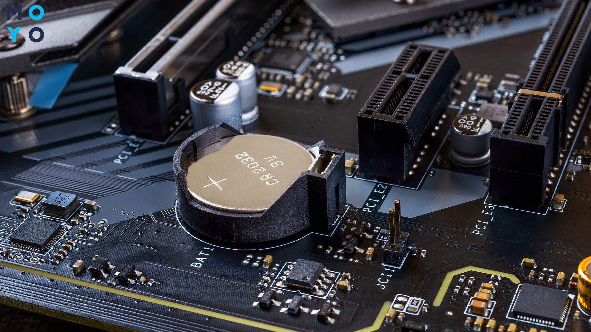 не включається ПК з батареєю на материнці