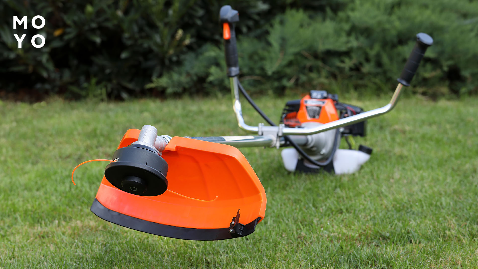 Бензиновая мотокоса