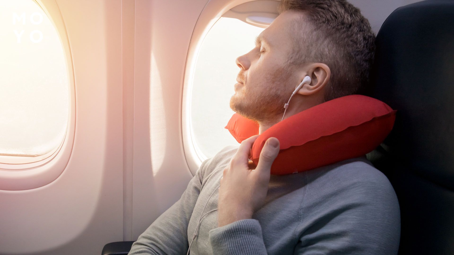 Надувная подушка в самолете