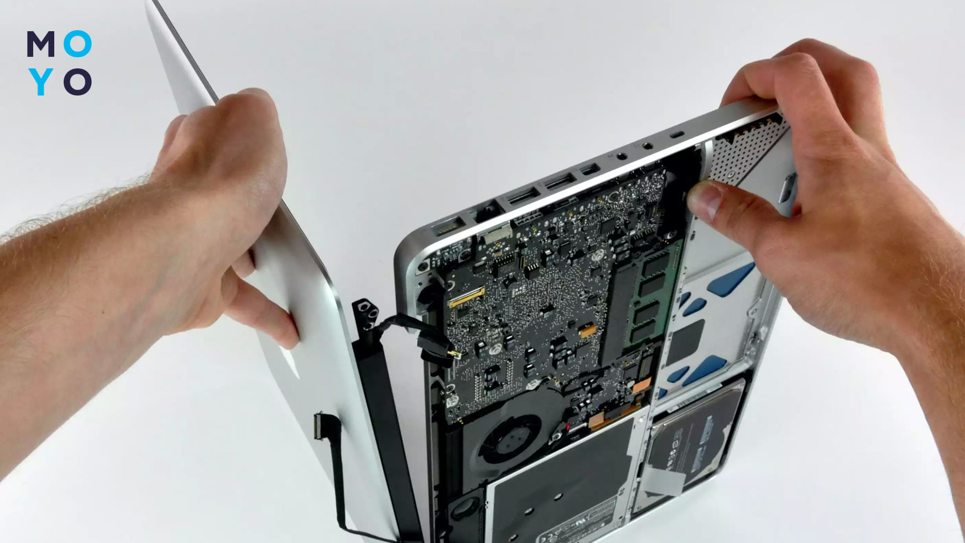 сломанная крышка ноутбука