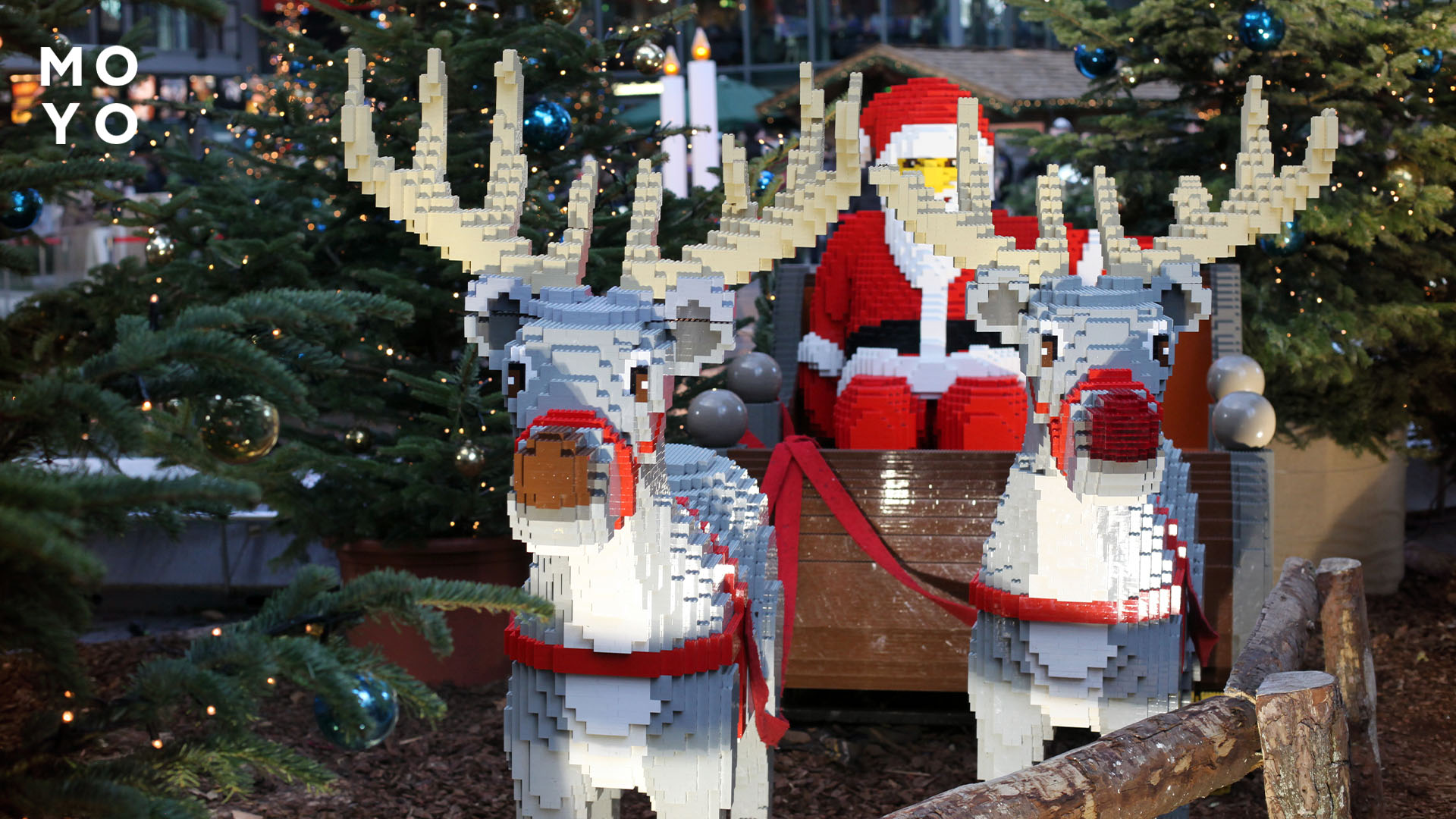 олені та Санта з LEGO