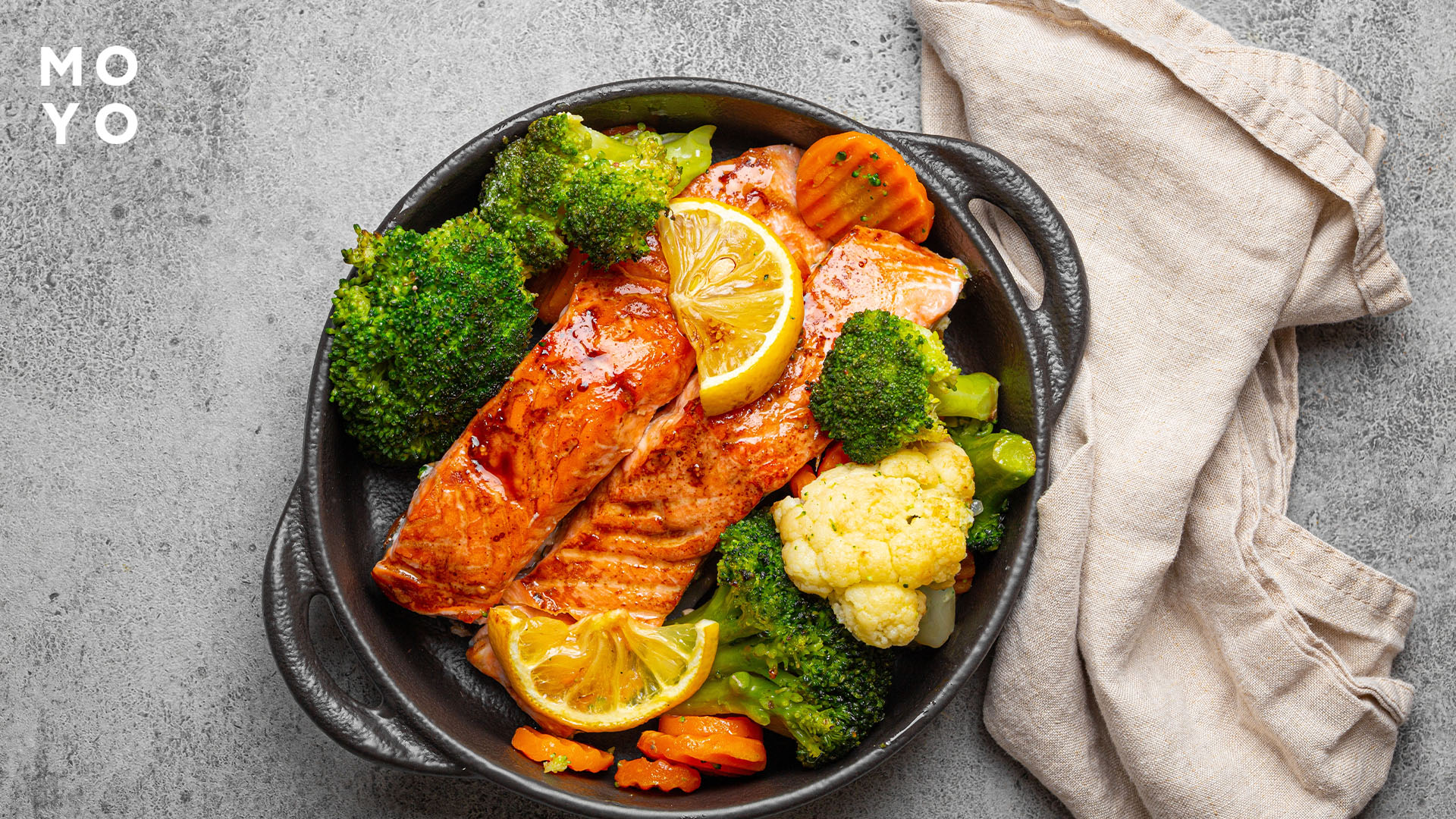 лосось у лимонному соусі