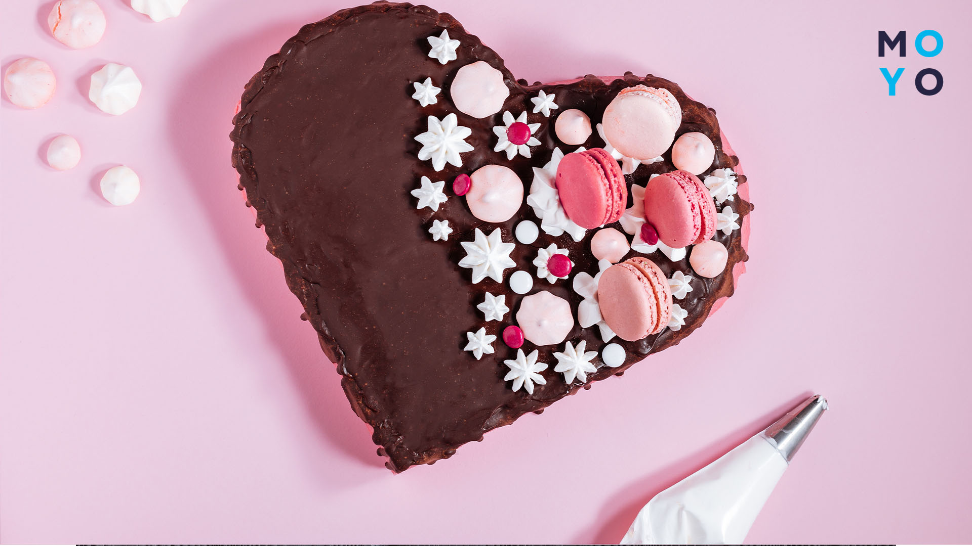 торт у вигляді серця