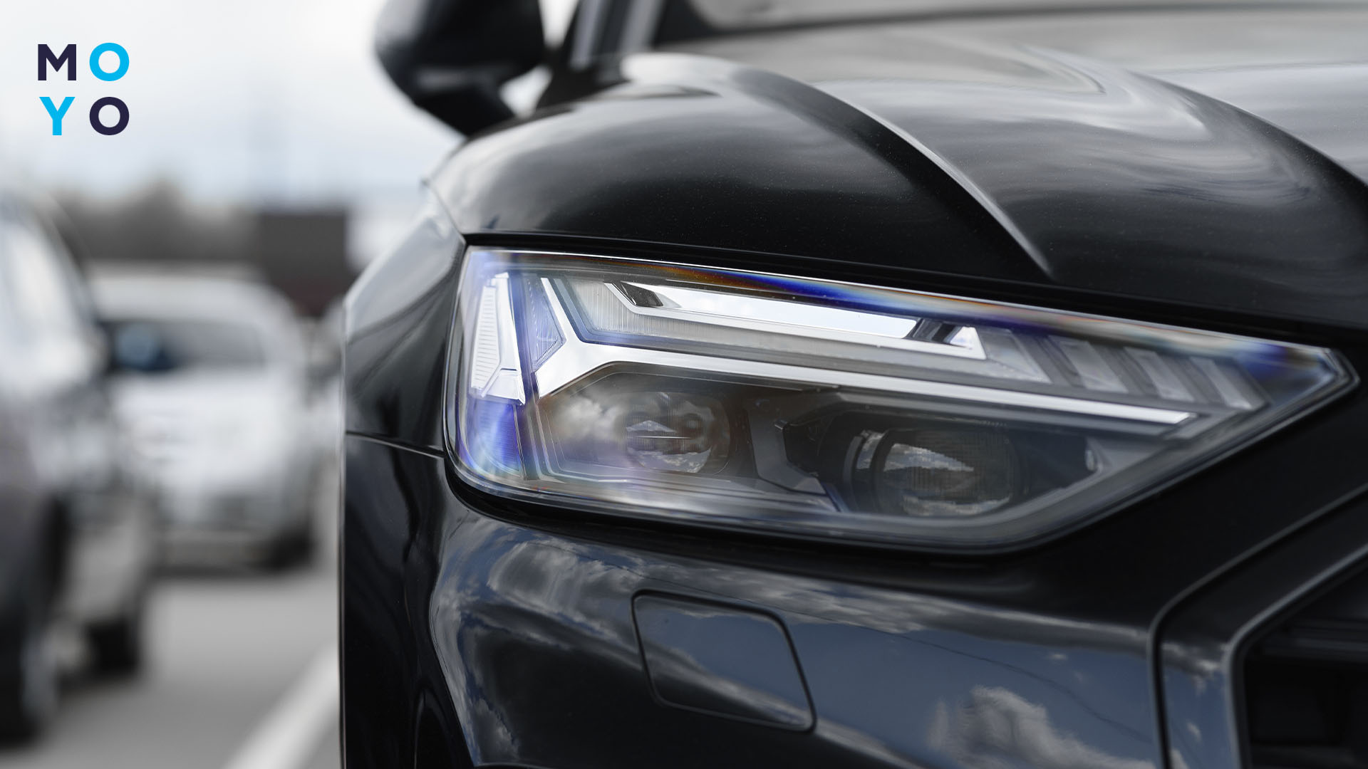 денні ходові вогні у фарі автомобіля