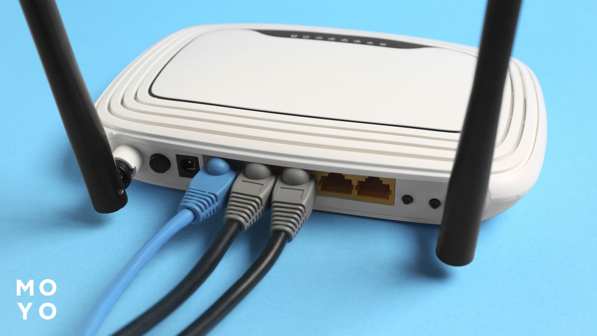 роутер з 3 різними проводами