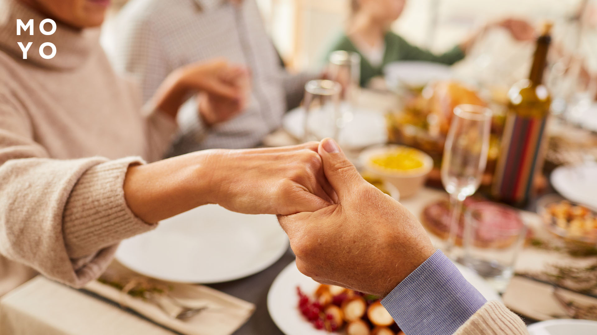 молитва за праздничным столом