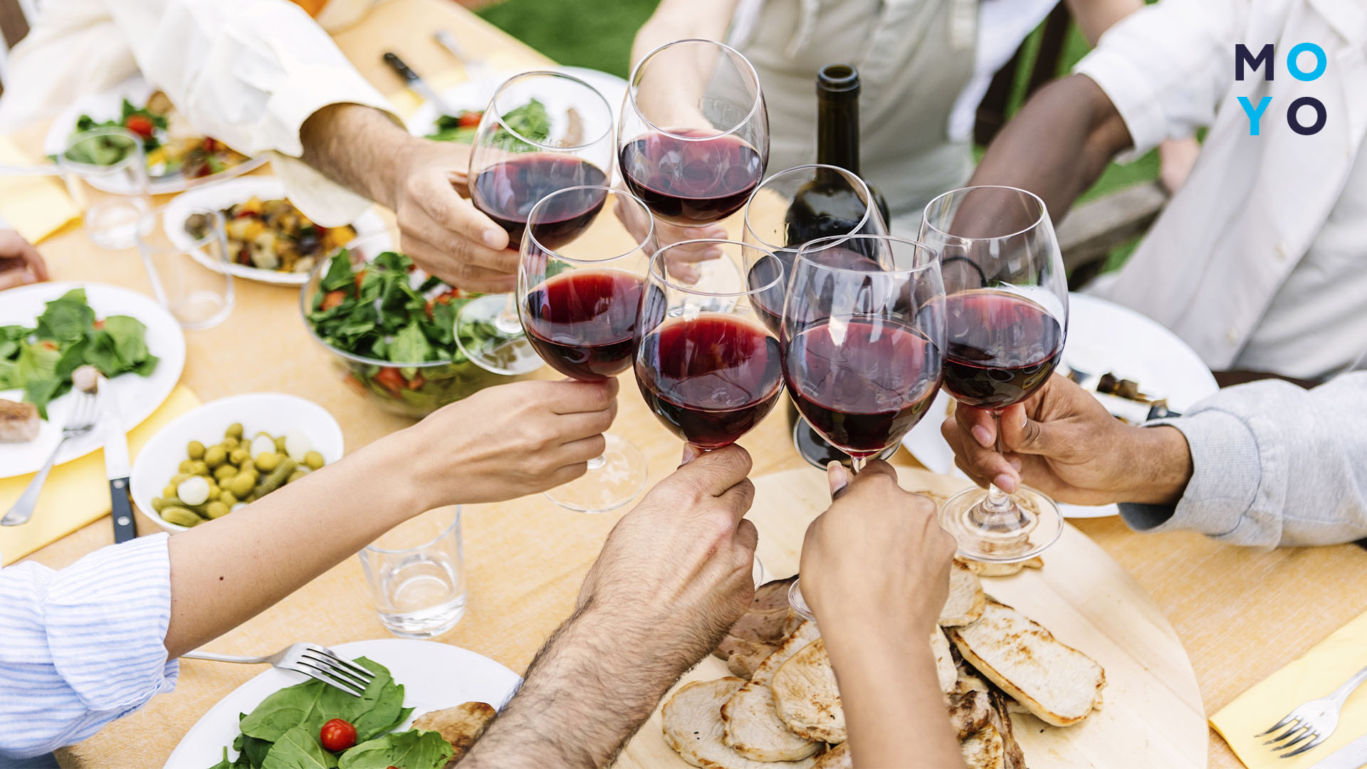 Кагор у келихах