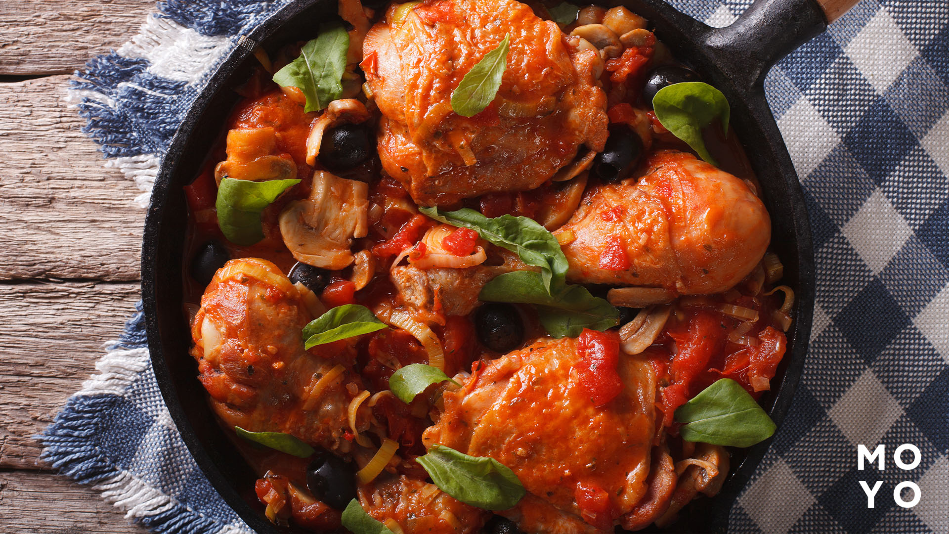 курка в томатному соусі з оливками