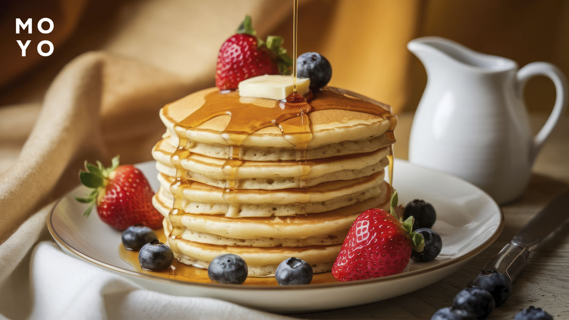 Панкейки зі свіжими фруктами