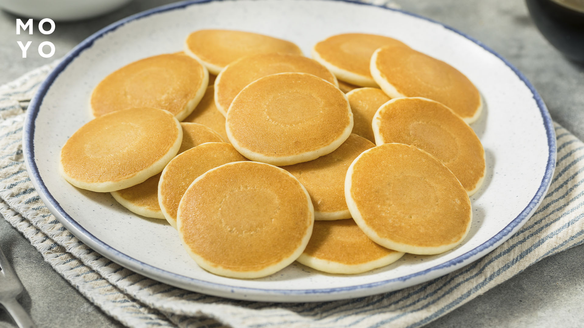 Панкейки на блюді